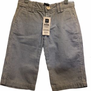 Gap Pedal Pusher Below the Knee Shorts